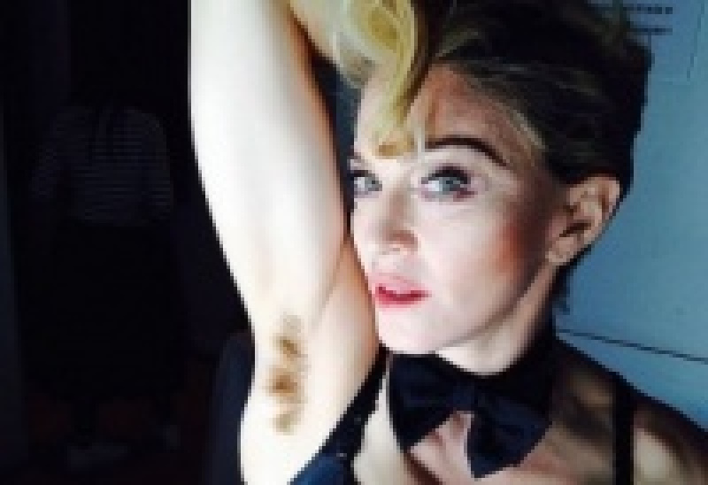 Мадонна шокировала поклонников подмышками